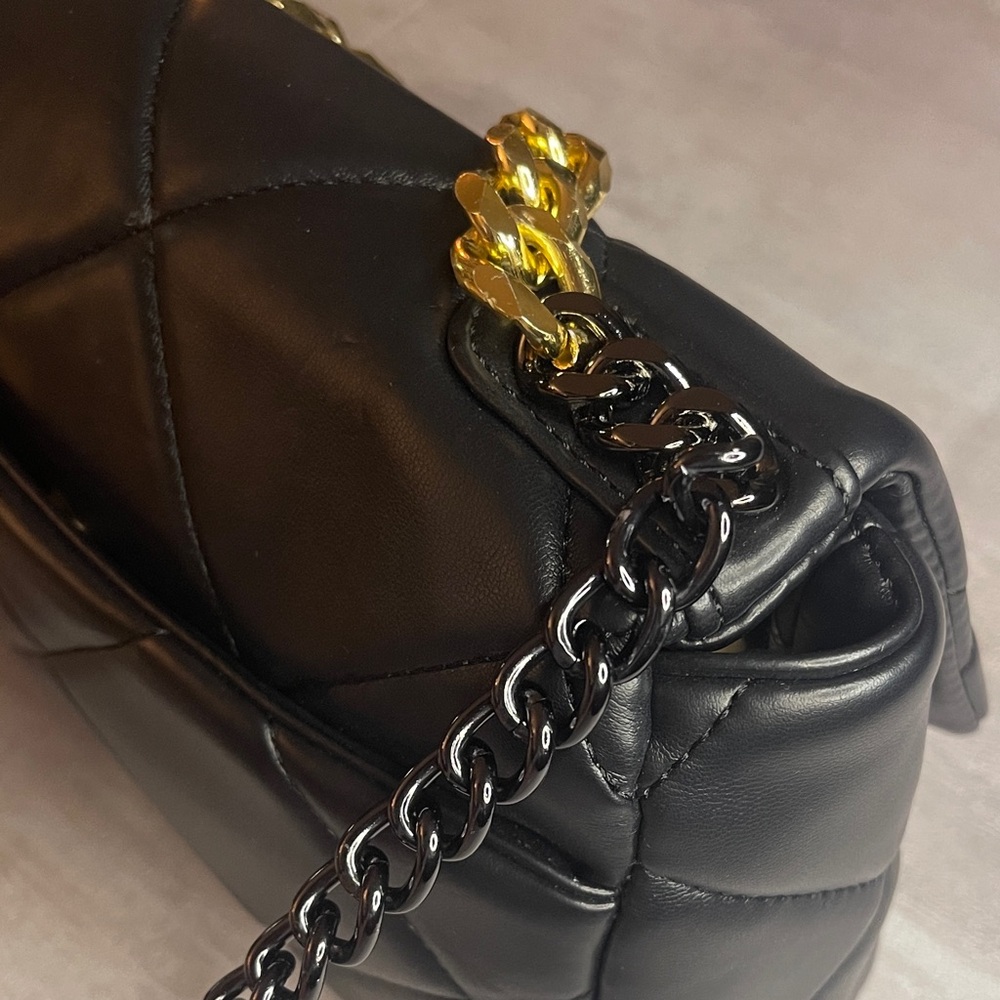 Elegant Black Quilted Bag with Gold Chain- mixed metal - Picture 4 of 13